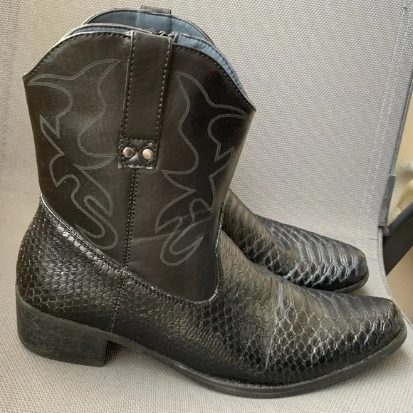 Parrazo Of NY Embossed Black Leather Boots Parrazo Of NY Embossed Black Leather Boots main image 4